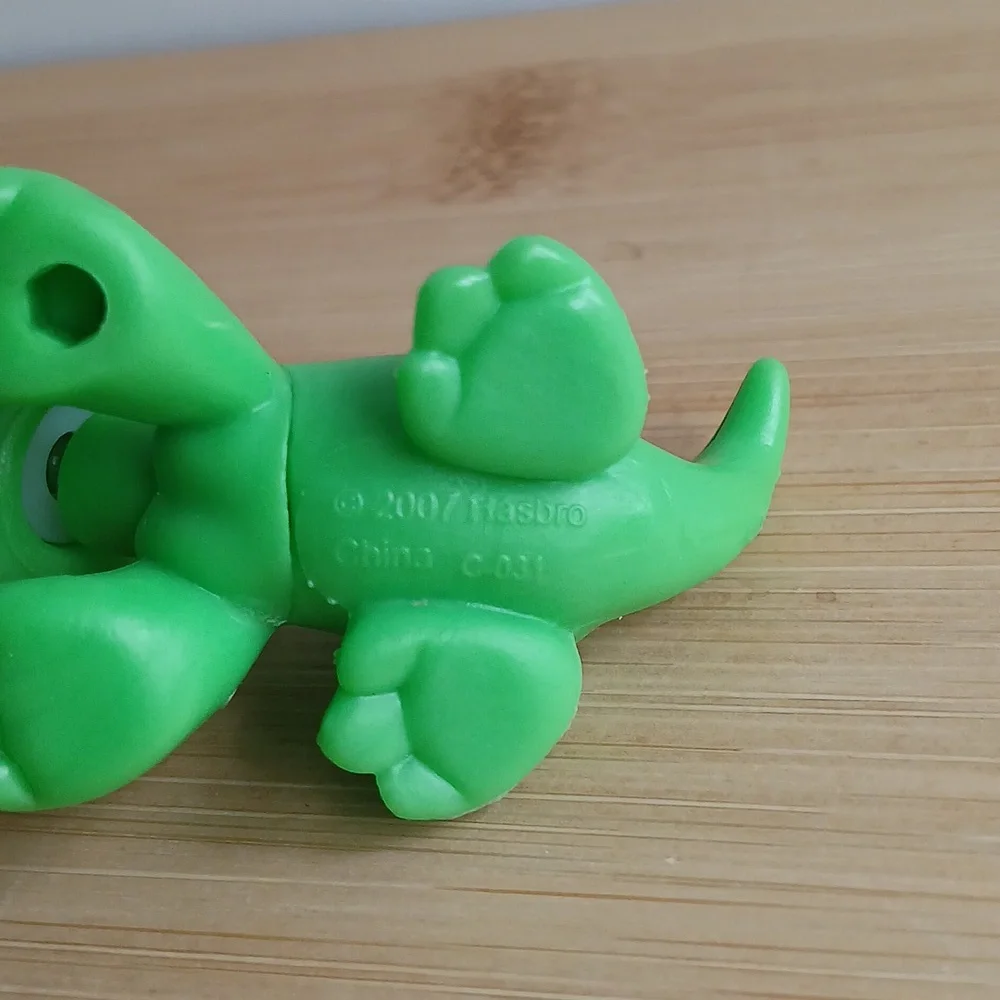 Littlest Pet Shop Iguana with Blue Eyes #651